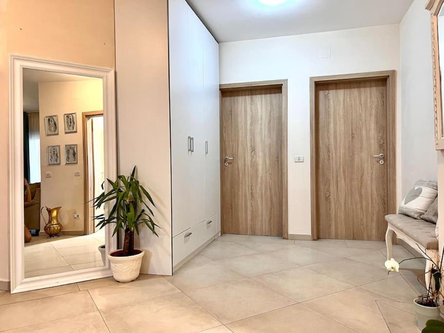 Prime Getaway : 3 Apartment Timisoara